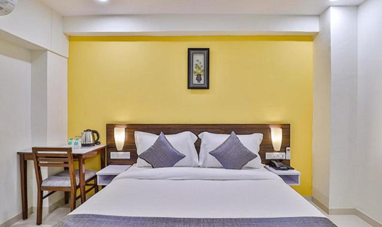Leo Hotel Ahmedabad Exterior photo