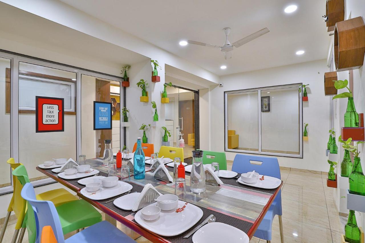 Leo Hotel Ahmedabad Exterior photo