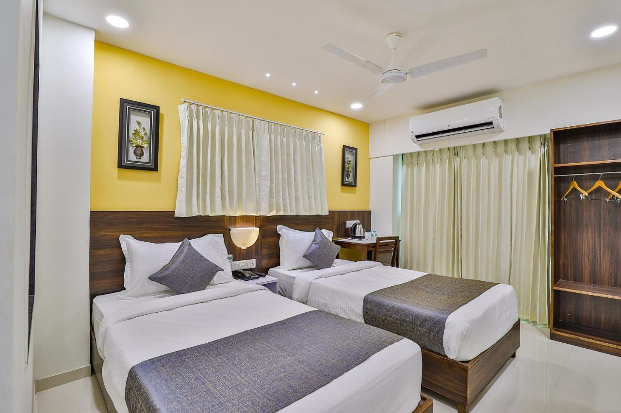 Leo Hotel Ahmedabad Exterior photo