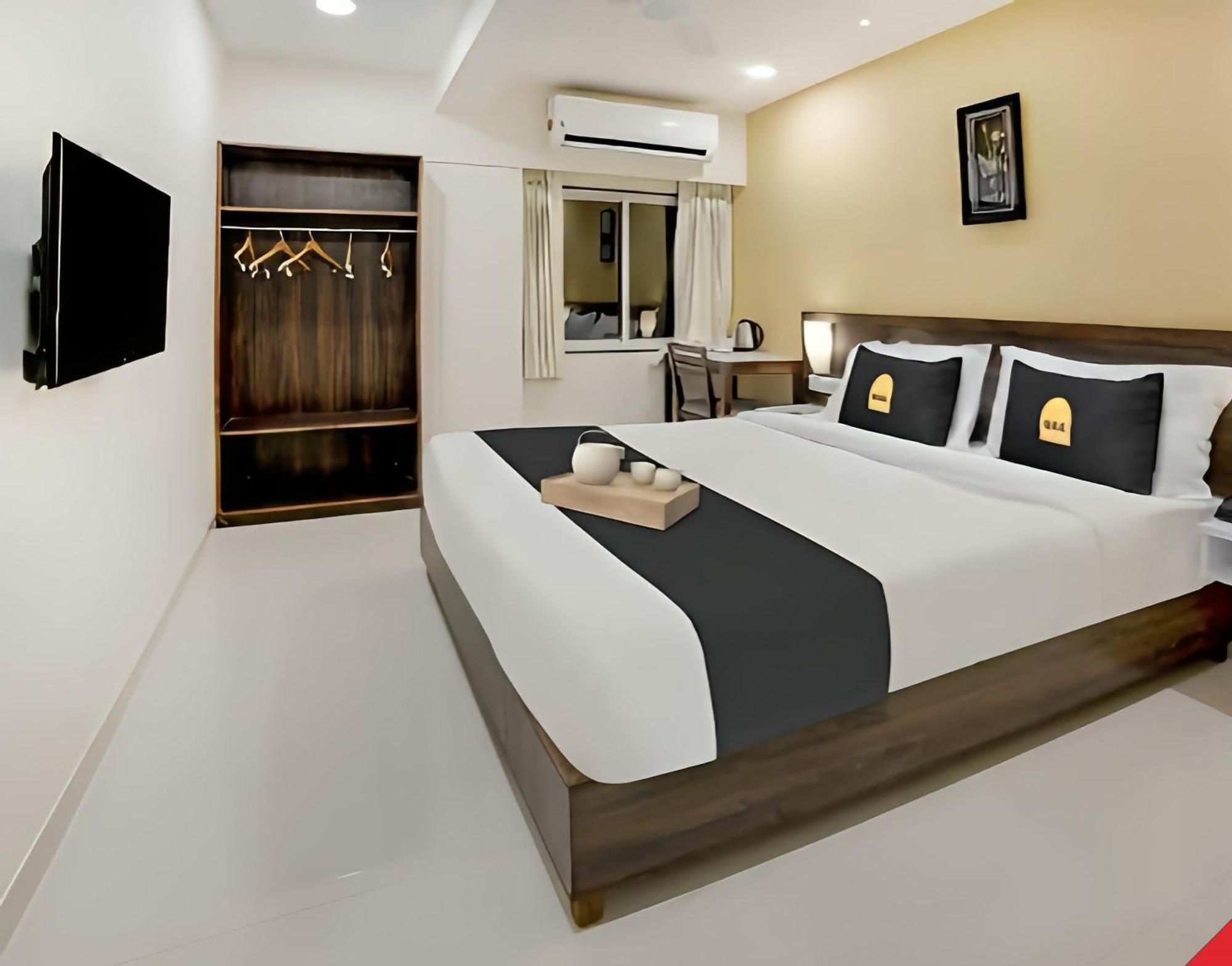 Leo Hotel Ahmedabad Exterior photo