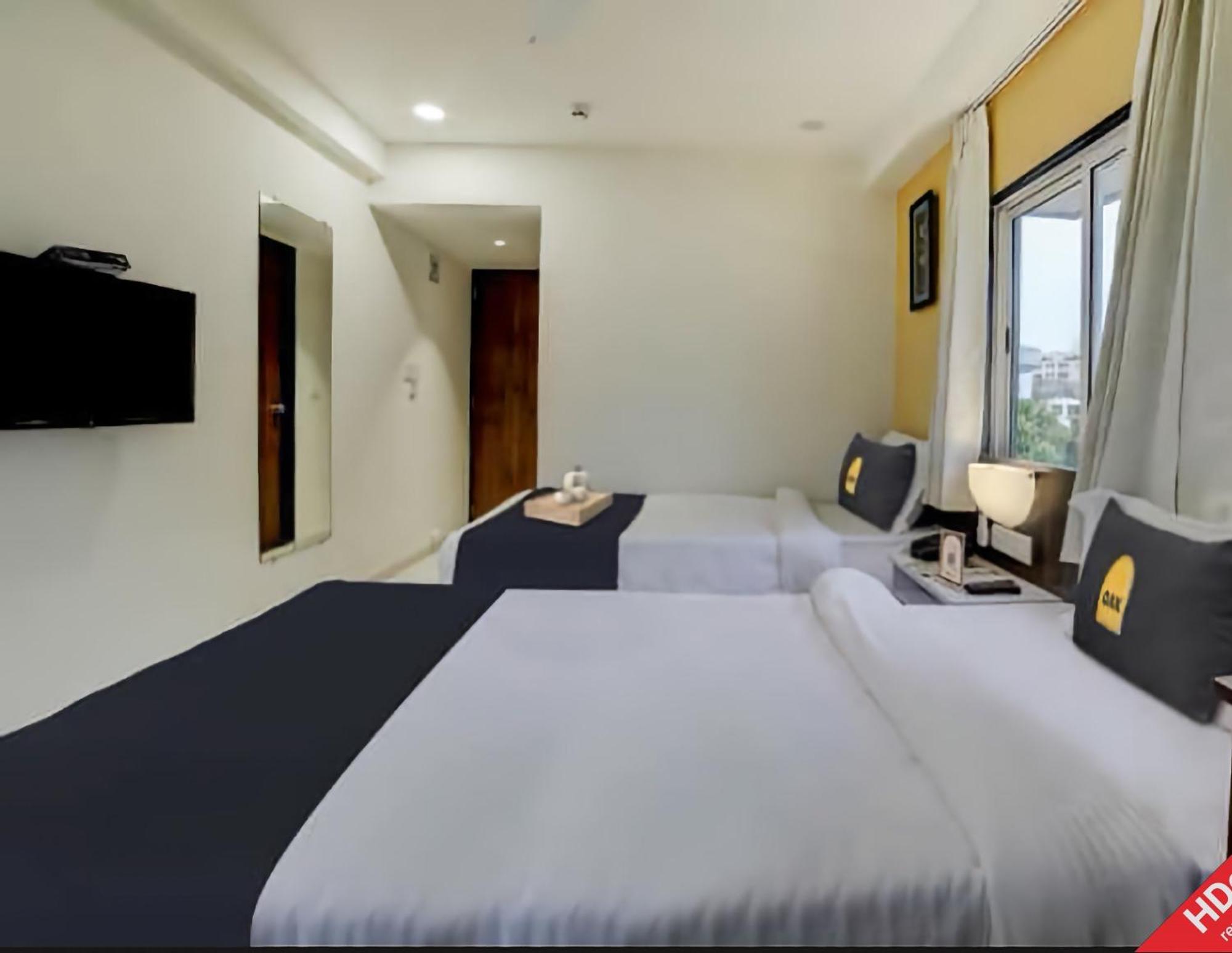 Leo Hotel Ahmedabad Exterior photo